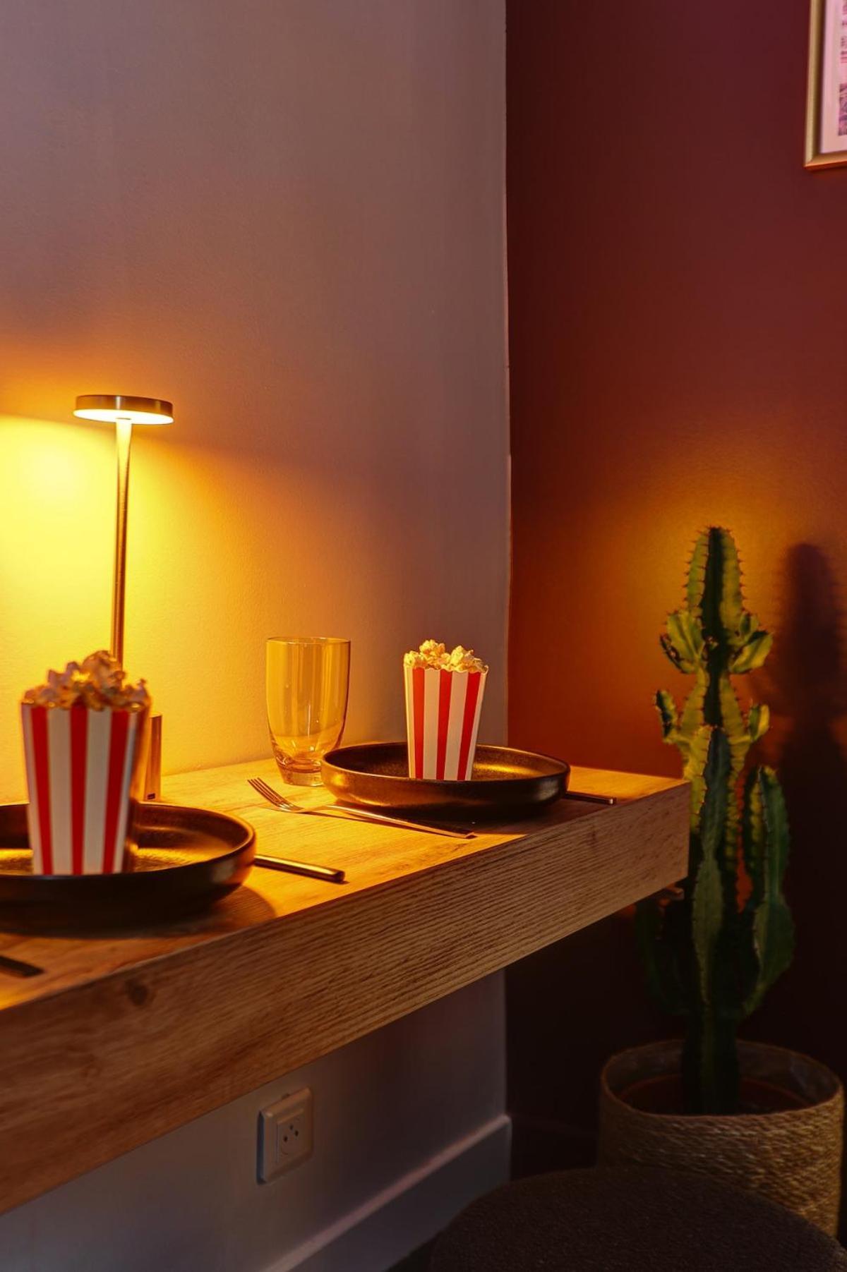 Apartment Sacre Coeur, Netflix & Chill By Ecoflats *